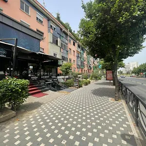 E&b Cosy 2 Tirana